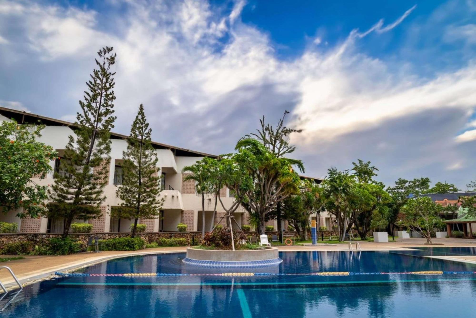 Hotel Tropicana - SHA Extra Plus Pattaya Exterior foto