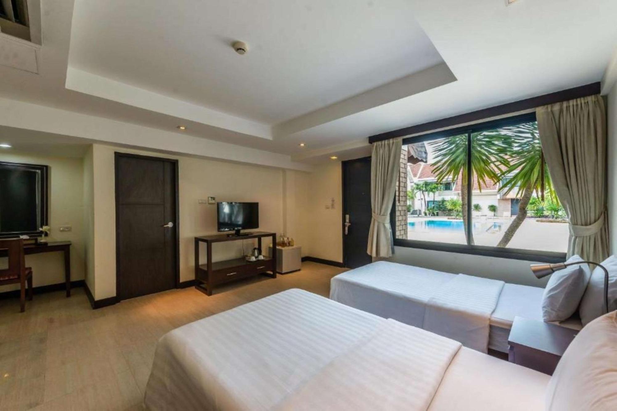 Hotel Tropicana - SHA Extra Plus Pattaya Exterior foto