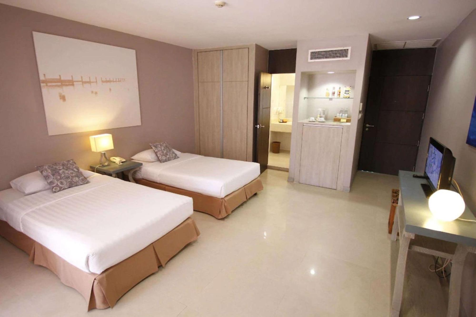 Hotel Tropicana - SHA Extra Plus Pattaya Exterior foto