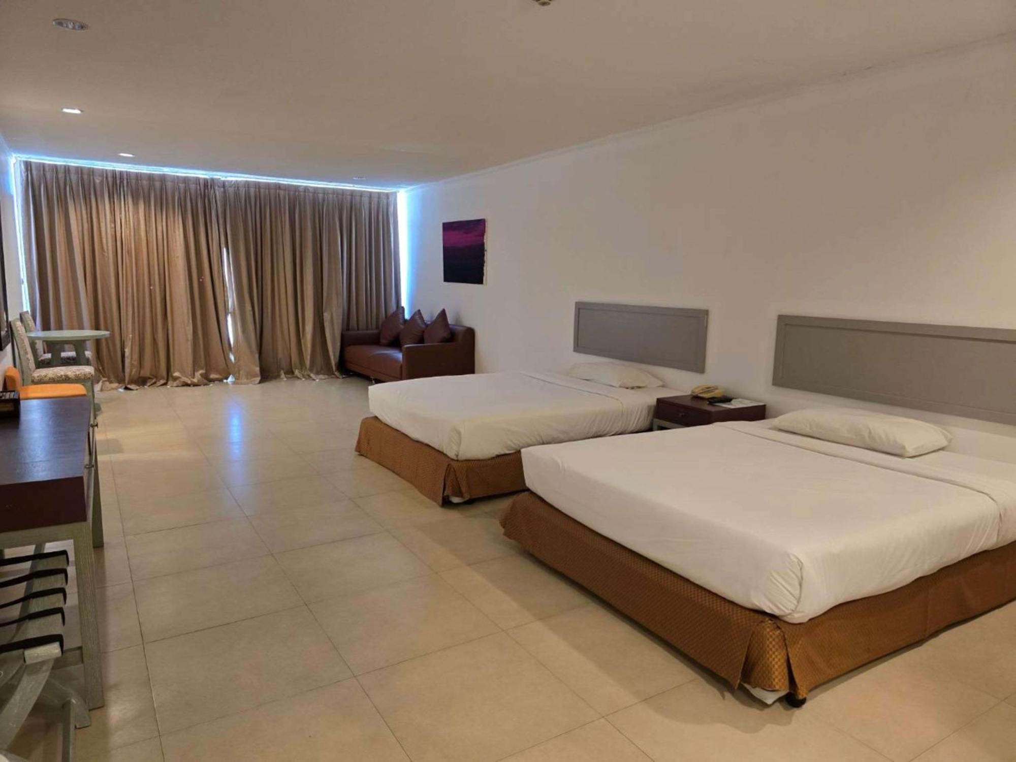 Hotel Tropicana - SHA Extra Plus Pattaya Exterior foto