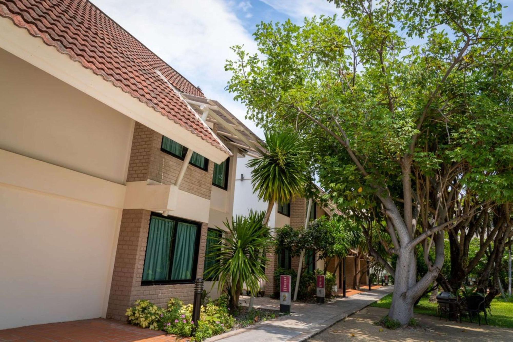 Hotel Tropicana - SHA Extra Plus Pattaya Exterior foto